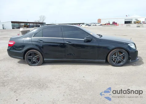 2013 Mercedes-Benz E 550 4Matic из США, поврежденный, VIN WDDHF9BB5DA738287